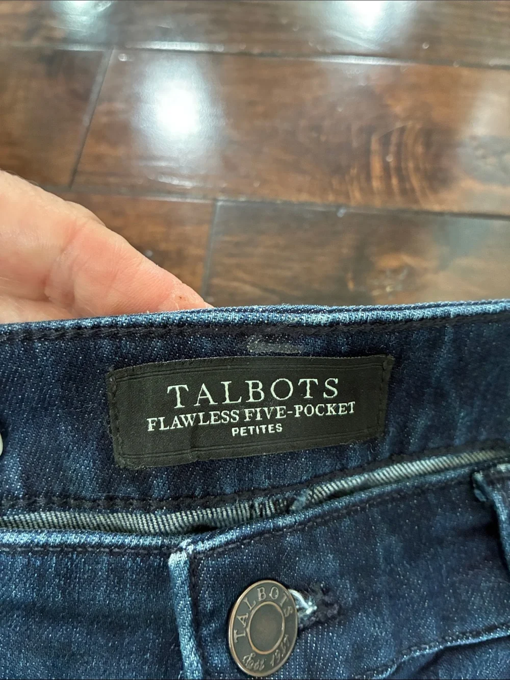 Talbots Flawless Five-Pocket Straight Jean Women’s 6P Dark wash Stretch denim